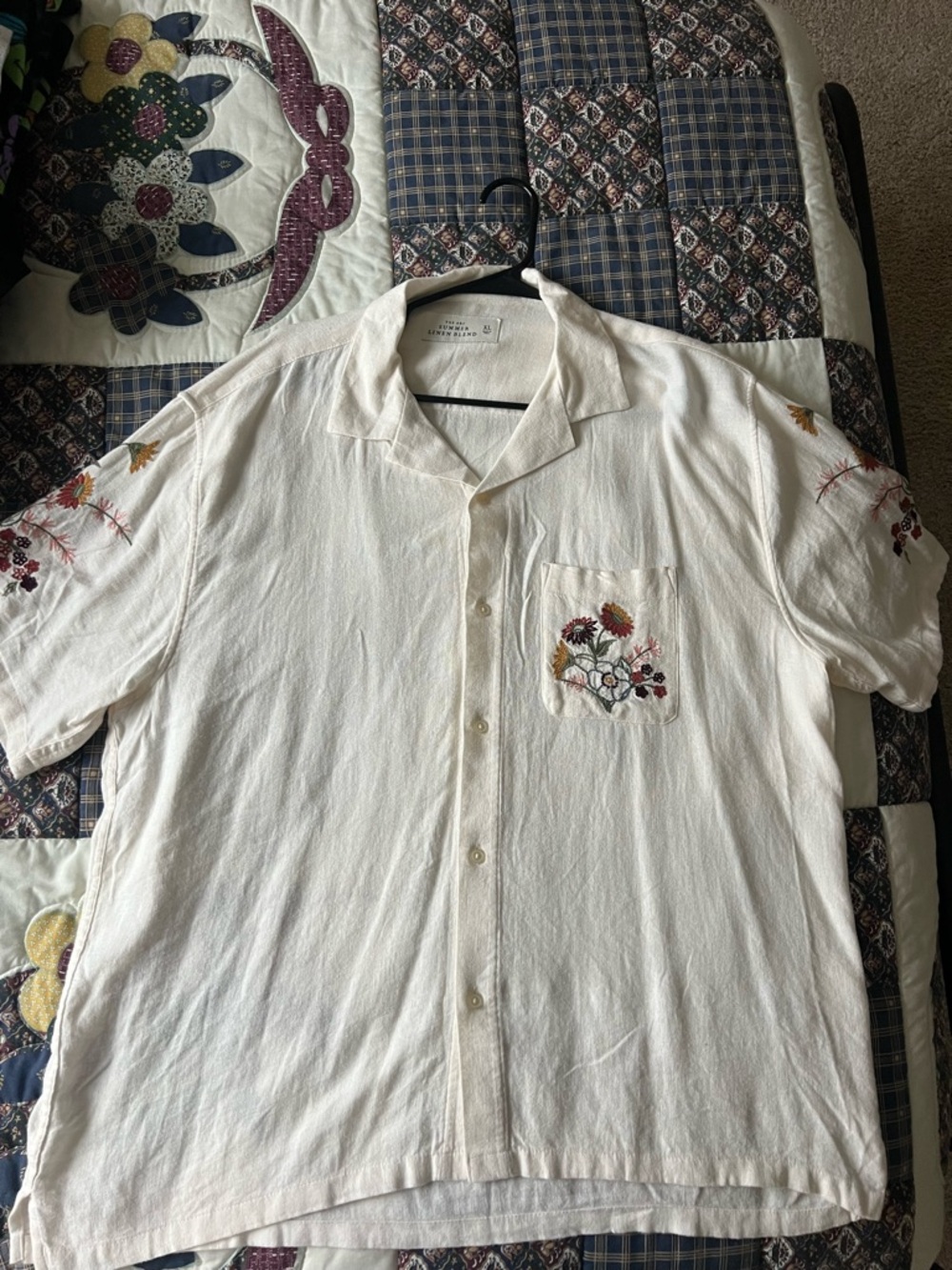 Men’s Abercrombie & Fitch Cream Linen Blend button-down w. Floral Embroidery XL